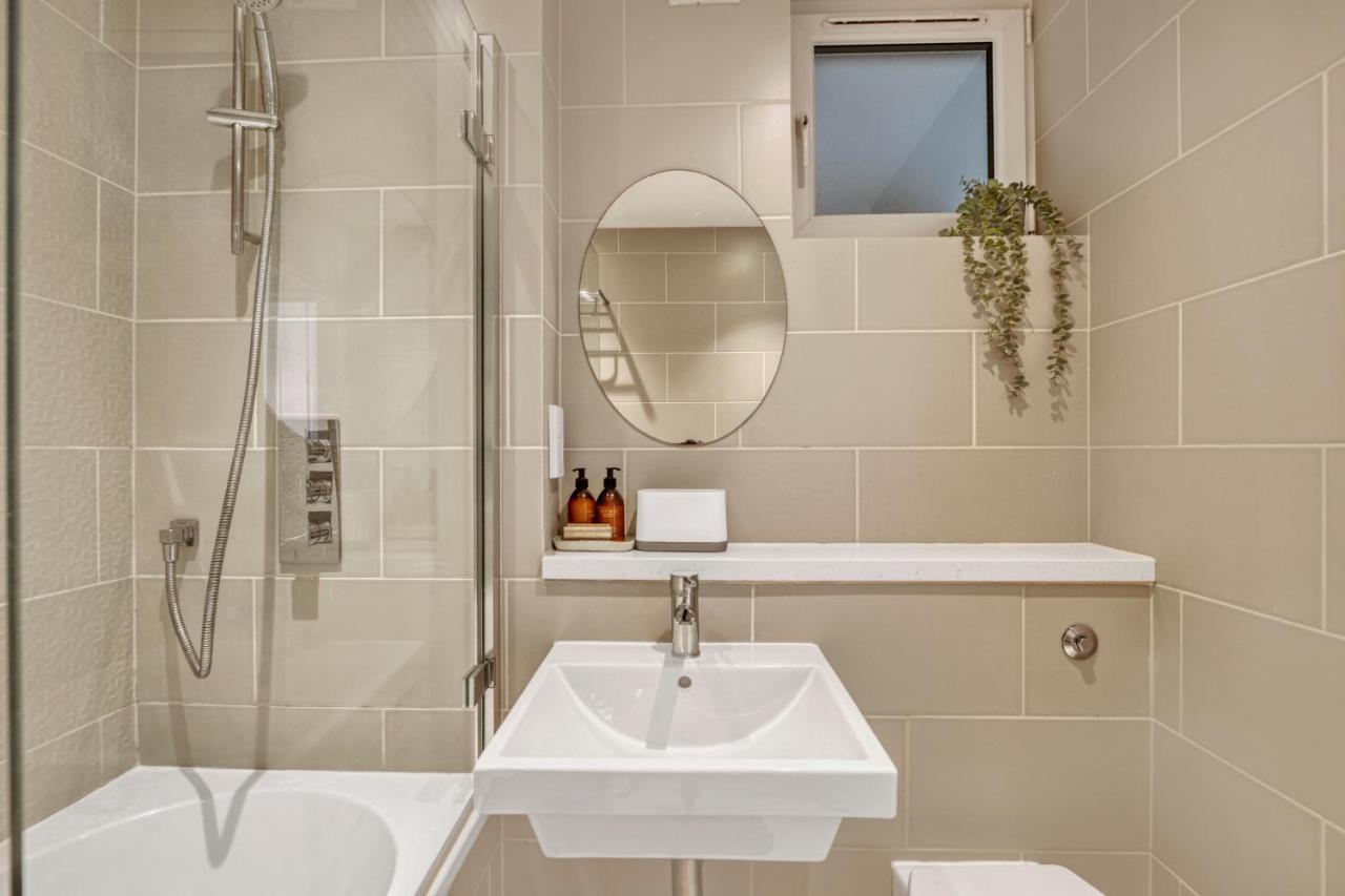 Homely 1Bed Apartment Vauxhall 伦敦 外观 照片